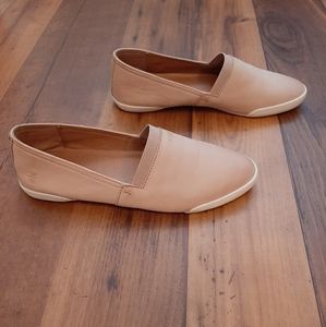 FRYE Melanie Nude Flats 8 WORN once